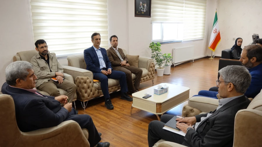 دیدار مسئولان دانشگاه فرهنگیان با معاون سیاسی، امنیتی و اجتماعی استانداری کردستان 4